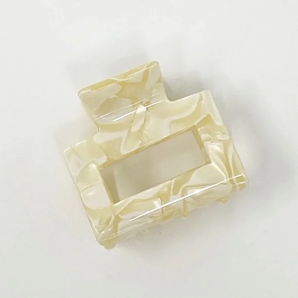 Acrylic Claw Clip Pearl or Tortoise Cheetah Hair Clip - Picture 10 of 12